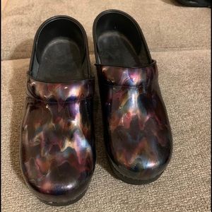 Danskos twirl/tie dye